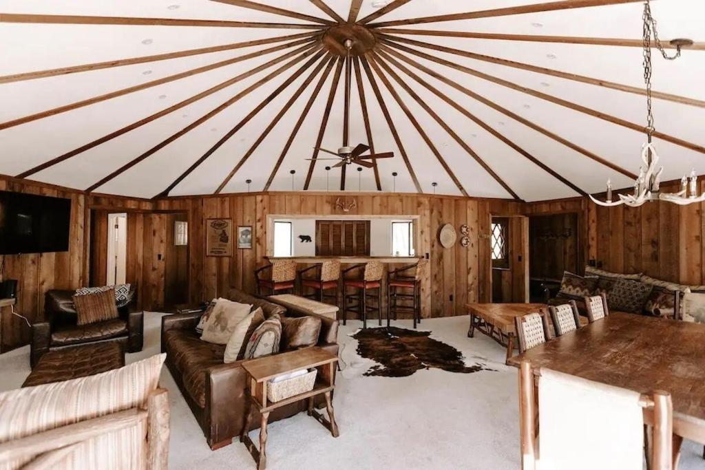 Cabin With Treehouse Views, 3 King Beds, 4 Bunks, And Large Hot Tub! Gatlinburg Zewnętrze zdjęcie