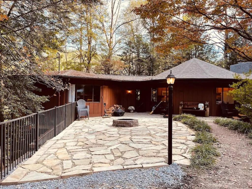 Cabin With Treehouse Views, 3 King Beds, 4 Bunks, And Large Hot Tub! Gatlinburg Zewnętrze zdjęcie