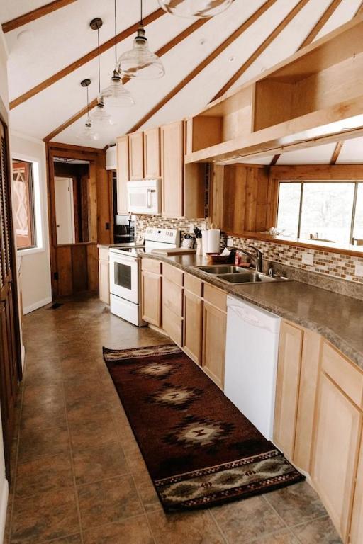 Cabin With Treehouse Views, 3 King Beds, 4 Bunks, And Large Hot Tub! Gatlinburg Zewnętrze zdjęcie