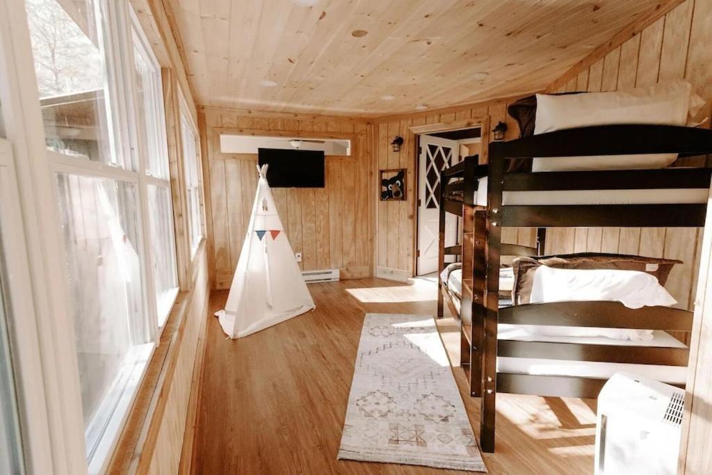 Cabin With Treehouse Views, 3 King Beds, 4 Bunks, And Large Hot Tub! Gatlinburg Zewnętrze zdjęcie